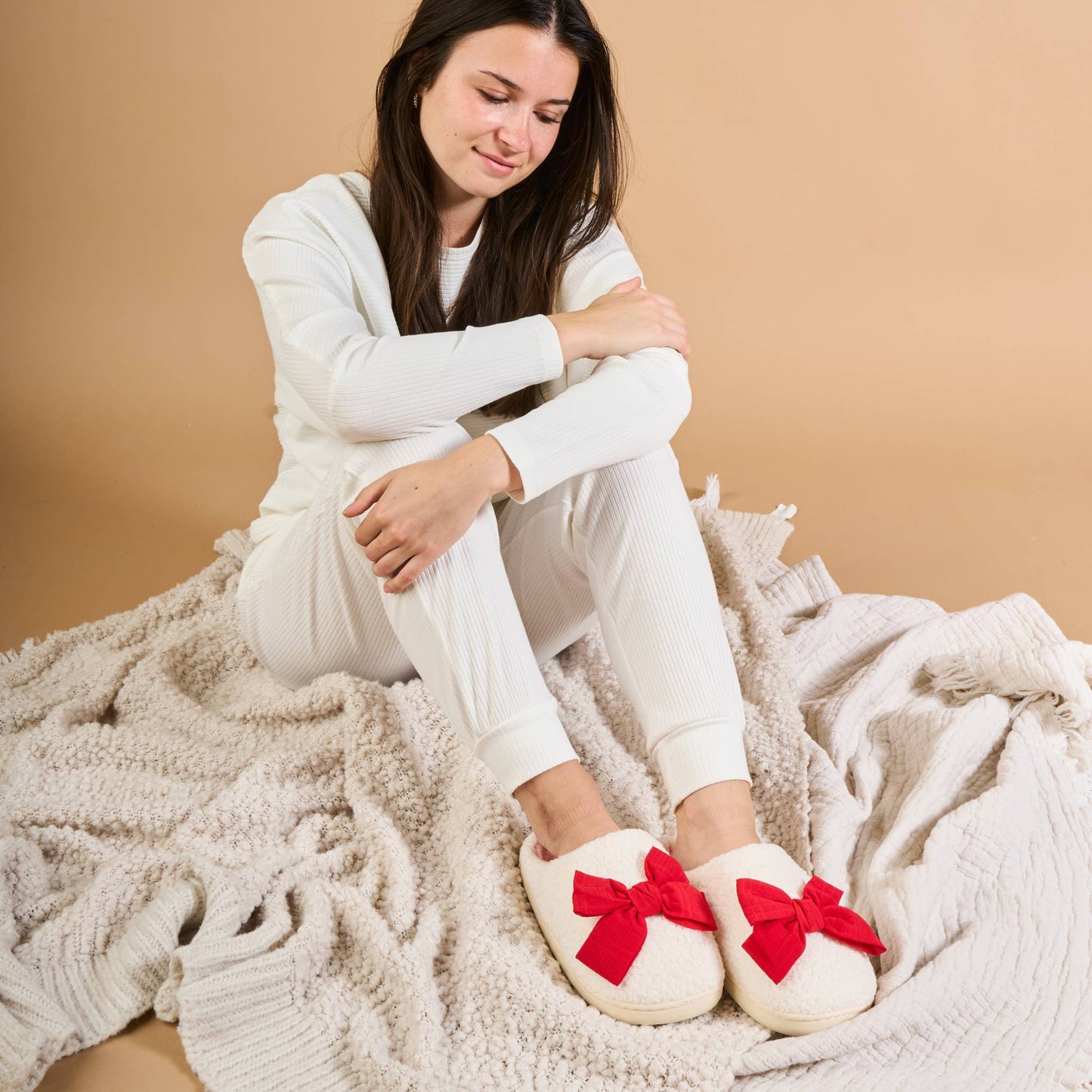 The Darling Effect - Fuzzy Slippers Pre-Pack-Betty Bow Red Regular