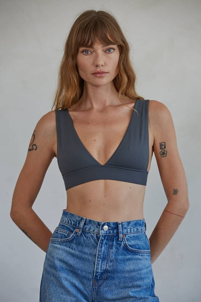 By Tog Triangle Seamless V Neck Brami