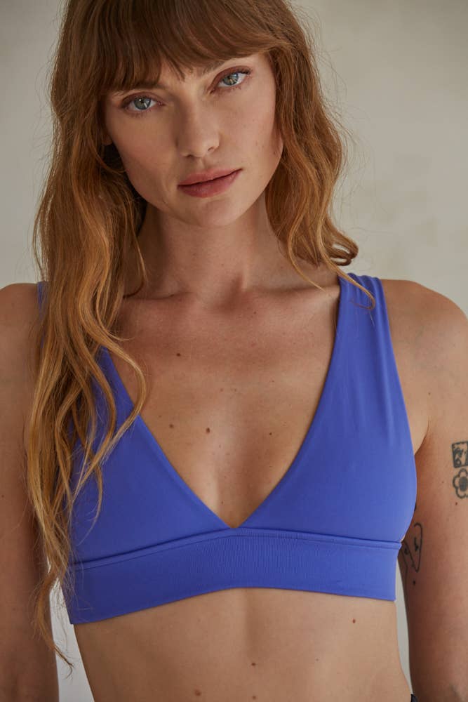By Tog Triangle Seamless V Neck Brami