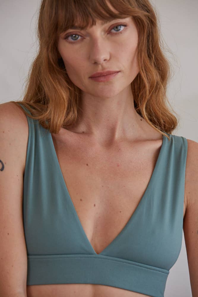 By Tog Triangle Seamless V Neck Brami