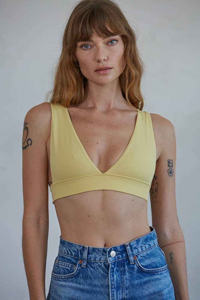 By Tog Triangle Seamless V Neck Brami